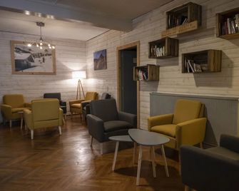 Hôtel Les Flocons - Barcelonnette - Area lounge