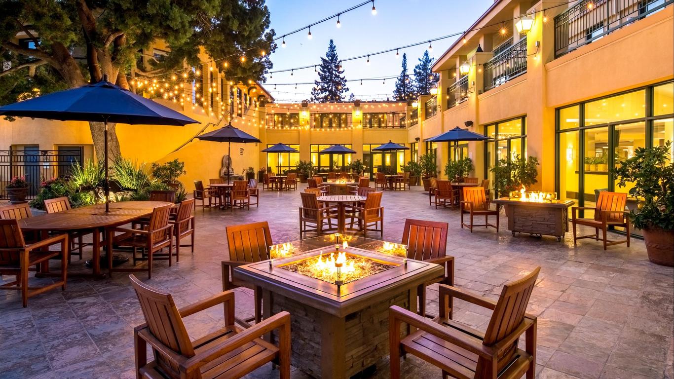 كراون بلازا كابانا، بالو ألتو باي آيتش جي