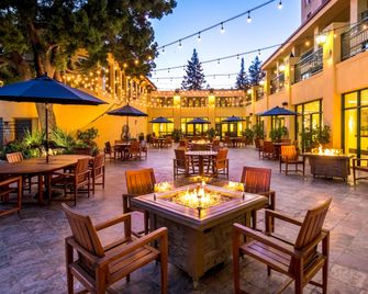Crowne Plaza Palo Alto By IHG - Palo Alto - Patio