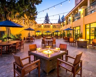 Crowne Plaza Palo Alto By IHG - פאלו אלטו - פטיו