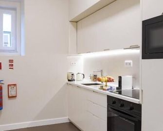 Santa Maria Rooms and Apartments - Сетубал