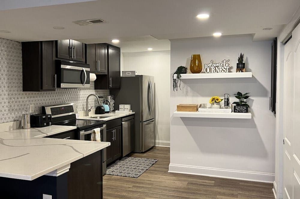 Odenton Retreat - Spacious Guest Suite with Luxury Amenities