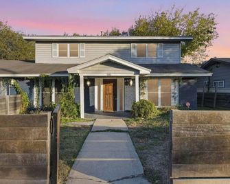 Cozy 5BD/fun house - Austin - Building