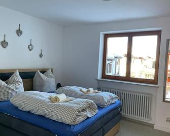 Renovated 2-room apartment - Missen-Wilhams - Habitación