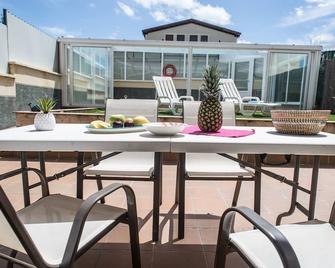 Apartamento con Piscina Privada, 5 min de Segovia! - Palazuelos de Eresma - Balcón