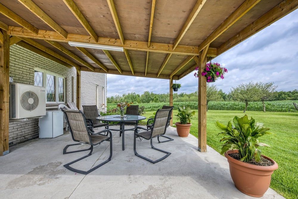 Luxury / Beautiful house in 100 acre (beautifully kept and maintained) - Halton Hills - Patio