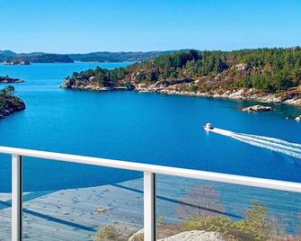 10 Person Holiday Home in Fitjar - Fitjar - Edificio