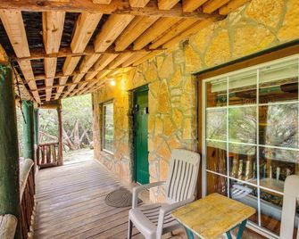 Cedar Falls Cabin 1 Near Arbuckle Mtn Tr - Davis - Balcón