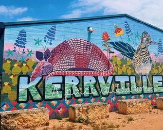 Standalone Double Queen Cabin near River #12 - Kerrville