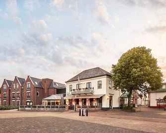 Hotel De Lindeboom - Den Burg - Bâtiment