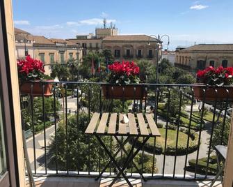 Jonio B&B - Acireale