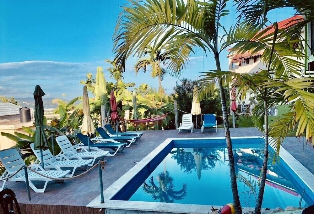 GD Rooftop Lounge ocean view, salt water pool with mountain view, 1bdrm - Bahía Montego - Piscina