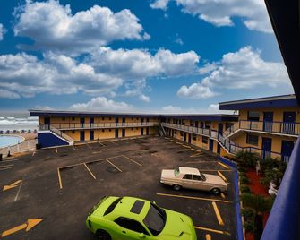 Sandals Inn - Daytona Beach