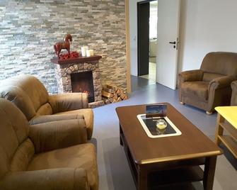 b-vier Hotel Bad Driburg - Bad Driburg - Wohnzimmer