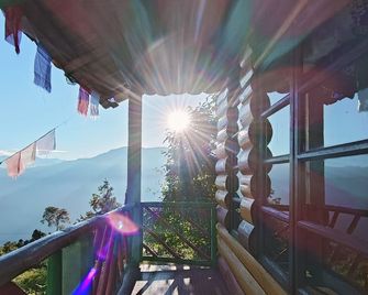 Paradise Homestay - Cooch Behar - Balcony