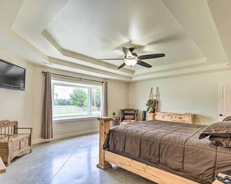 Massive Peck Home with Woods and Creek to Explore - Peck - Bedroom