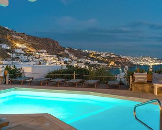 Rhenia Mykonos Hotel & Bungalows - Tourlos - Piscina
