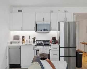 Sleep 6 Stylish 1br 2ba Beachfront By Cozysuites - Atlantic City - Cocina