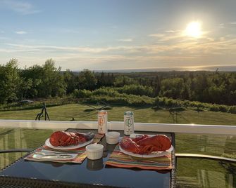 Doug Fraser Artist Loft Suite - Inverness - Balcony