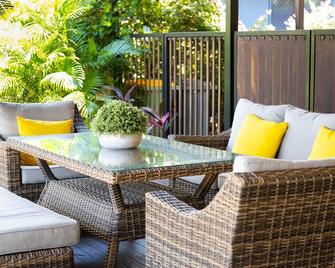 Indigo 4 Bedroom 2 Bath With Pool In Beautiful Cable Beach Stra6726v70kjfhh - Cable Beach - Patio