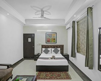 Townhouse Happy Keys Near Iskcon Temple Noida - Noida - Slaapkamer