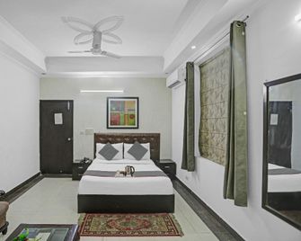 Townhouse Happy Keys Near Iskcon Temple Noida - Noida - Schlafzimmer