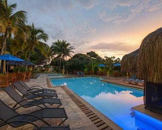 Hotel Pontal De Ubu - Anchieta - Piscina