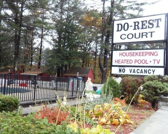 Do-Rest Court - Lake George