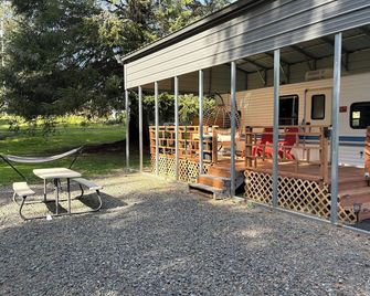 1-bedroom camper trailer minutes from Olympic Peninsula - Forks - Terasa