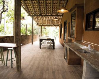 Pousada La Creación - Praia do Rosa - פטיו