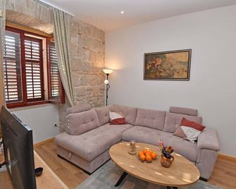 Orhan Rooms Dubrovnik - Dubrovnik - Living room