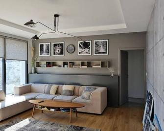 Villa NC30 , chambres privatives deluxe - La Rochelle - Wohnzimmer