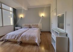 Elegant Suites Beirut - Beirut - Bedroom