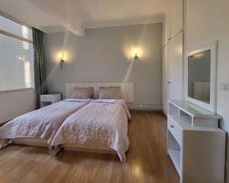 Elegant Suites Beirut - Beirut - Bedroom