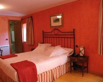 Hotel Corzo - Navacerrada - Bedroom