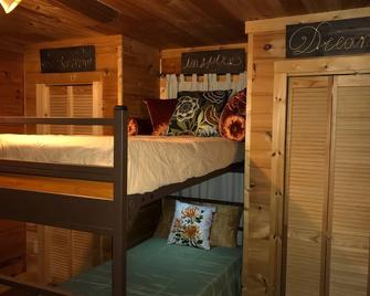 Cabin Retreat- East Tn - Cleveland - Bedroom