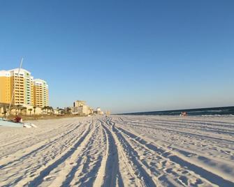 4-bedroom vacation home steps to the Beach - Panama City Beach - Playa