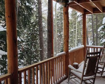 Forest Creek Cabin- Beautiful Mountain Getaway! - Monarch - Balcón