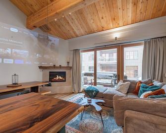 Cozy Northstar Village Condo Walk to Lifts 2 Full BA Excellent Location - Truckee - Sala de estar