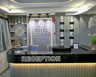 Hotel Sky Gold - Ahmedabad - Front desk