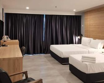 Coral Bay Resort - Pangkor - Bedroom