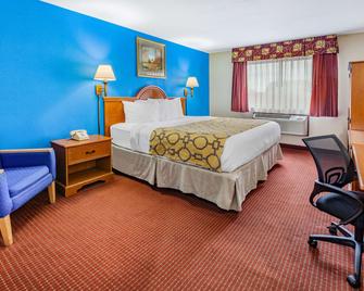 Baymont Inn & Suites Perrysburg - Perrysburg - Спальня