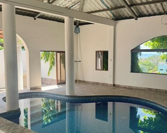 Rancho Guadalajara; Mar, surf & relax @surf City - Santa María Mizata - Piscina