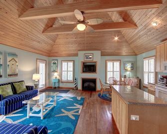 Cabana III: Perfect getaway for two that offers a shared pool. - Ocracoke - Sala de estar