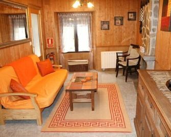 Casa Rural Los 2 Yugos - Navaluenga - Sala de estar