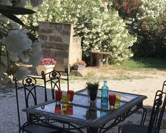 Cottage in Gallician in Petite Camargue - Vauvert - Patio