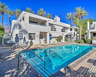 Gorgeous and spacious - Cathedral City - Piscine