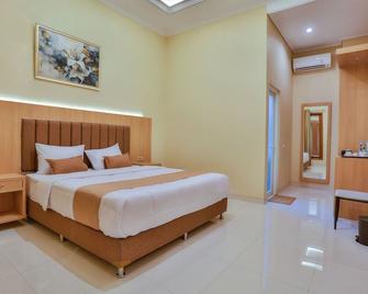 The Horizontal Hotel Pacitan - Pacitan - Habitación