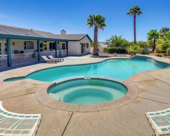 Pool, Spa And Mountain Views Apple Valle - Apple Valley - Pool