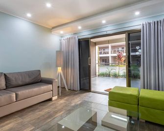 فولزواي سويتس - لوساكا - غرفة معيشة